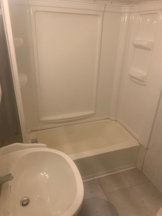 Building Photo - Large 3 bed 1 bath house in Grandville