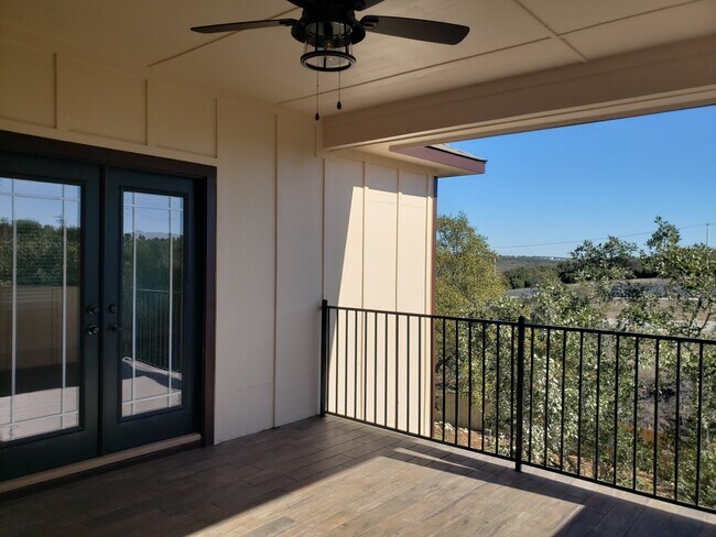 Primary Photo - 120 N Hill Cir