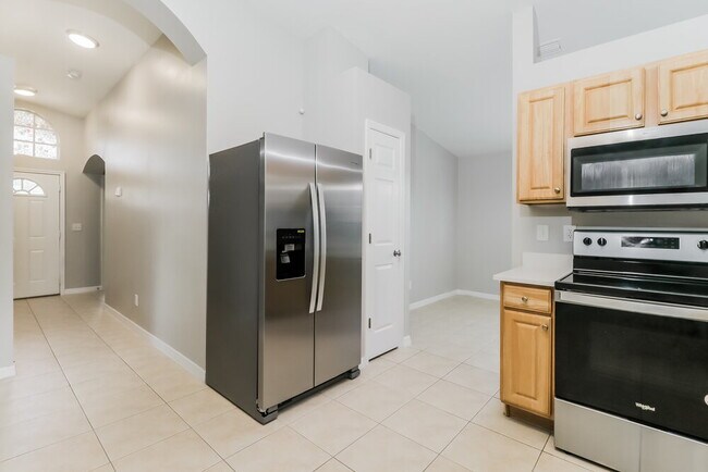 Building Photo - 3238 Riverdale Dr