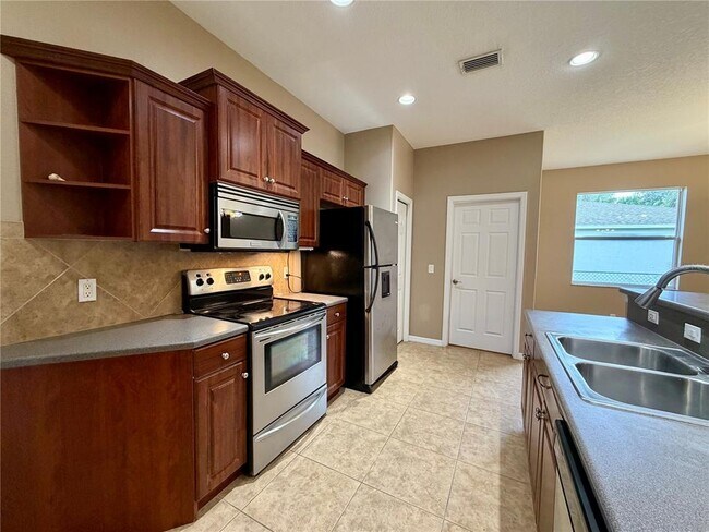 Building Photo - 1204 S San Mateo Dr