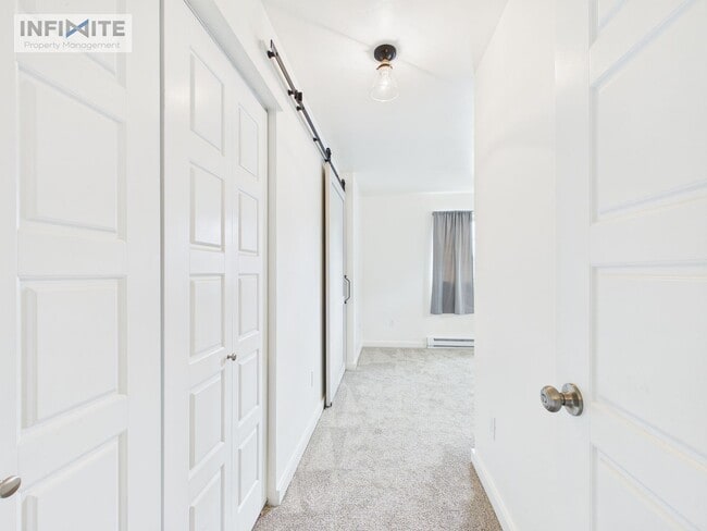 Building Photo - Modern 2 Bed / 2 Bath Apartment with Fireplace & Stainless Appliances