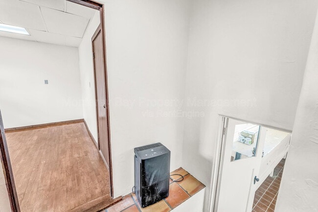 Building Photo - 940 14th St