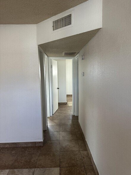 Building Photo - 2321 Ellis St