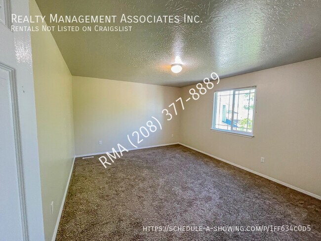 Building Photo - 5118 Lathrop Pl