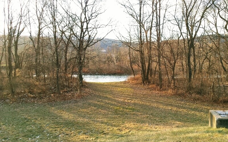 Building Photo - 19 Riverview Rd