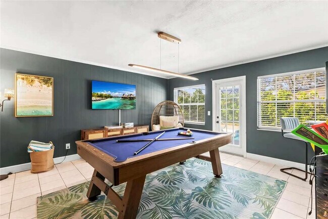 Building Photo - 1596 Idle Dr NE