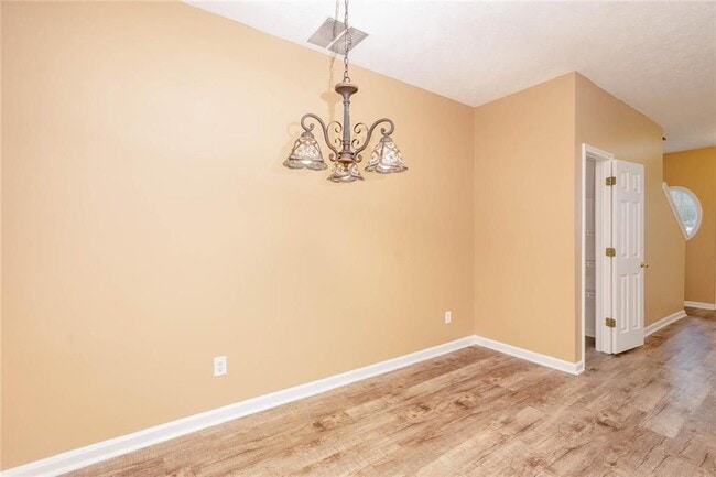 Building Photo - 102 Timber Ridge Dr