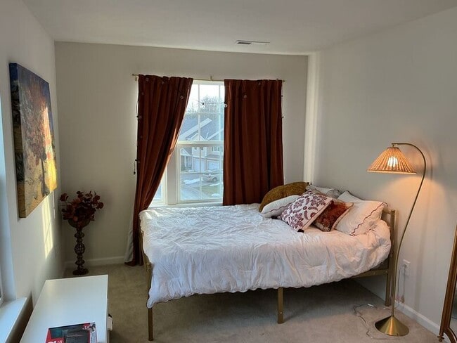 Building Photo - 836 Blackcomb Dr