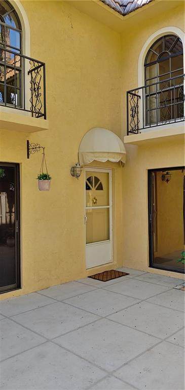 Building Photo - 1001 Royal Palm Blvd