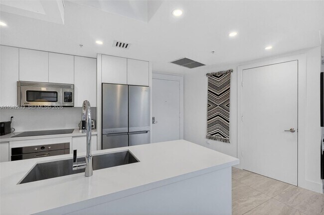 Building Photo - 92 SW 3rd St