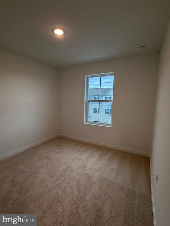 Building Photo - 69 Basswood St