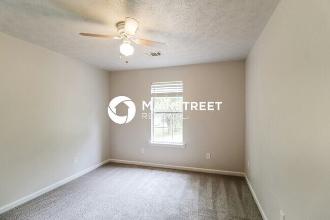 Building Photo - 3 Bedroom Pet-Friendly Home in Covington, GA with Main Street Renewal