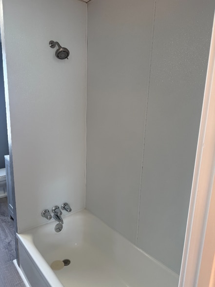 Building Photo - 538 Alden St