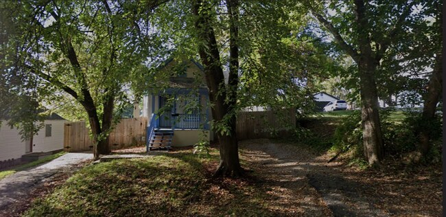 Primary Photo - 2405 Lafayette Ave