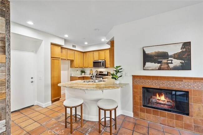 Building Photo - 19 Vinca Ct