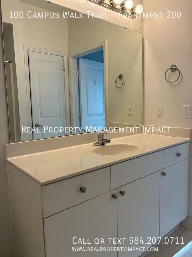 Building Photo - 100 Campus Walk Trl