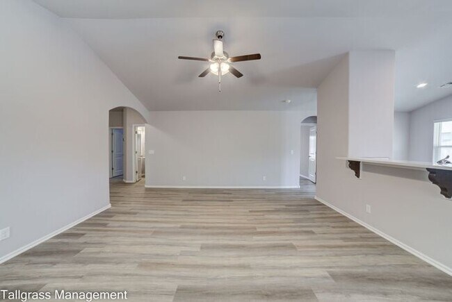 Building Photo - Beautiful 4/2.5/2 in Sand Springs!