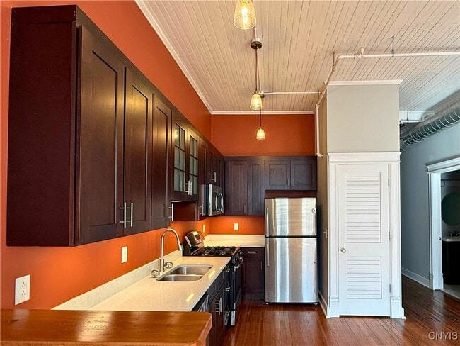 Building Photo - 205 E Jefferson St