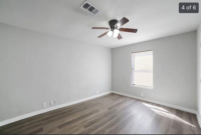 Building Photo - 425 San Blas