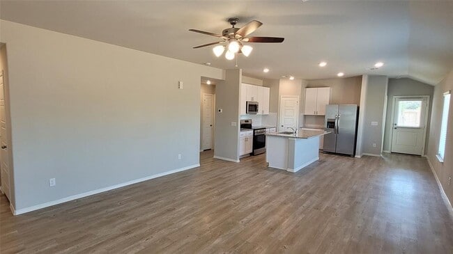 Building Photo - 526 Dalloway St