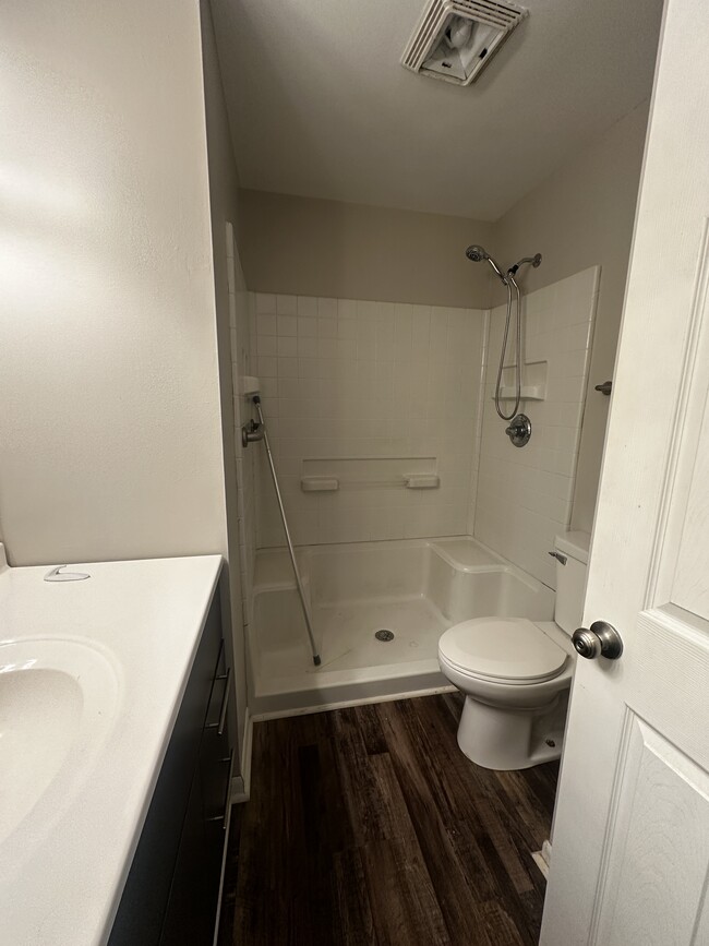 Building Photo - 8217 Park State Dr