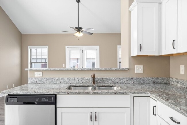 Building Photo - 172 Dundee Dr