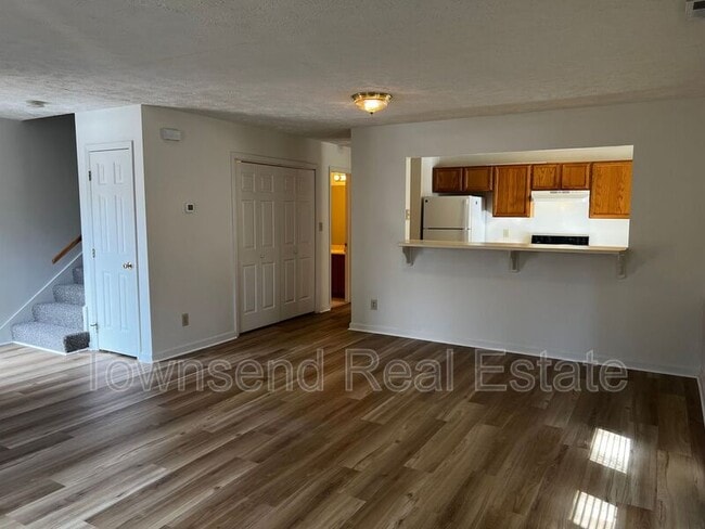 Building Photo - 1016 Ancestry Dr