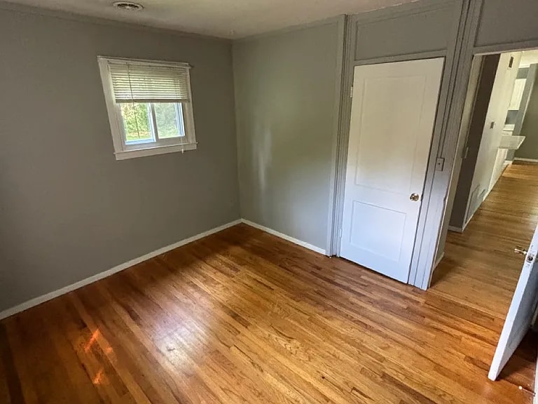 Building Photo - 305 Hunt Dr