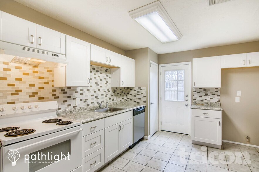 Building Photo - 1014 Misty Meadow Ct