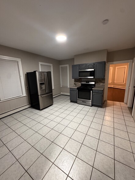 Kitchen - 88 Berkshire St