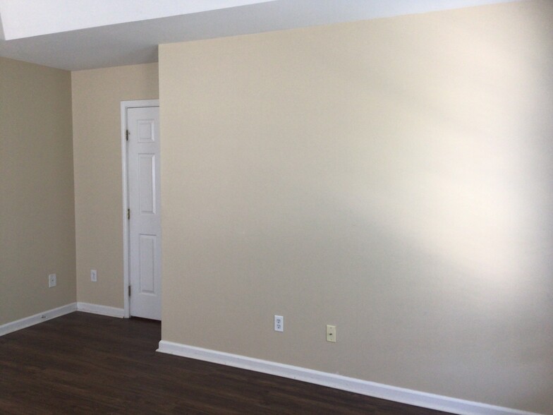 Building Photo - 7014 Honey Tree Ln
