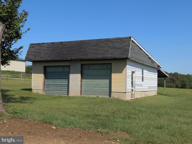 Building Photo - 2264 Blue Ball Rd