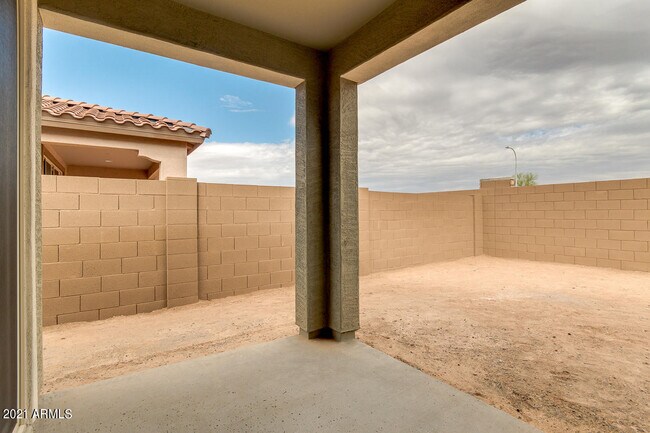 Building Photo - 1346 E Glass Ln