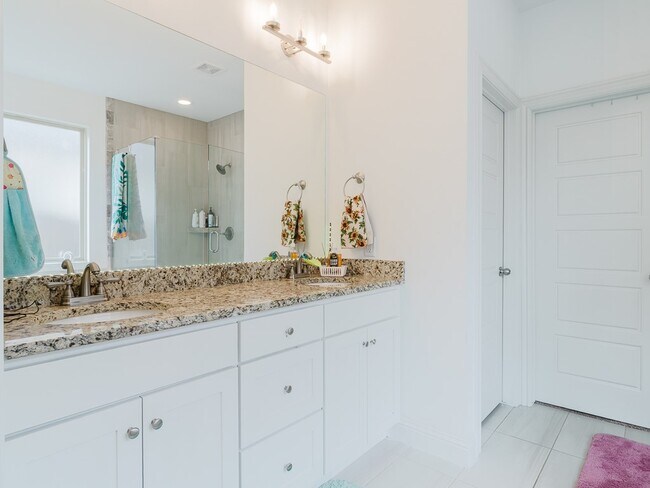 Building Photo - 5201 SW Kemptown Pl