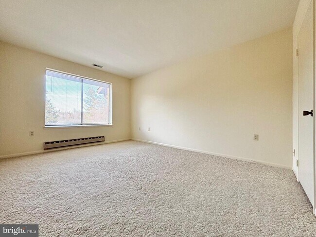 Building Photo - 15316 Pine Orchard Dr