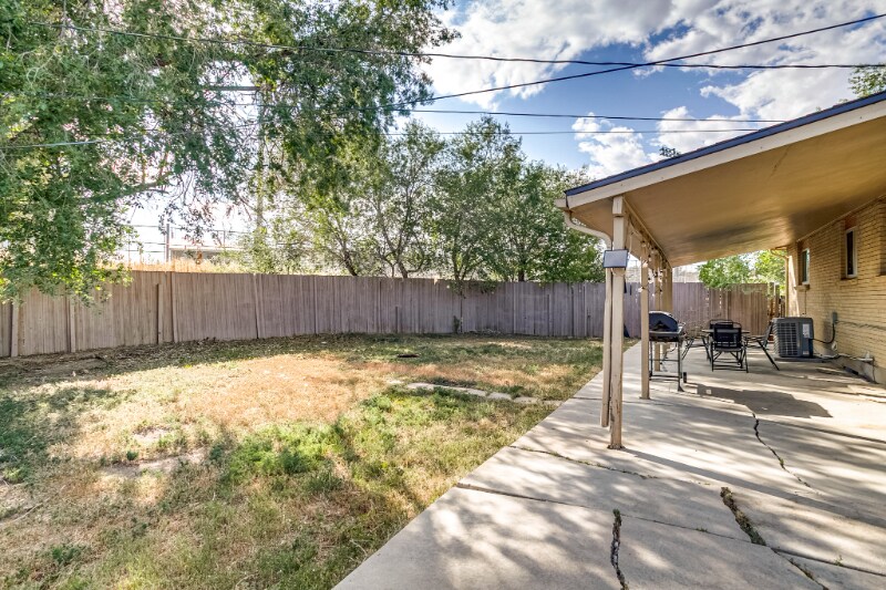 Building Photo - 9341 Hoffman Way