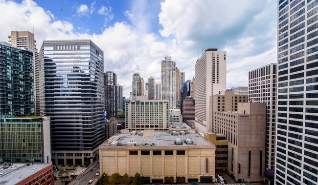 Building Photo - 405 N Wabash Ave