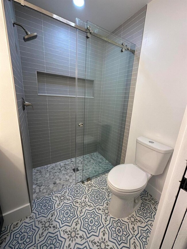 Building Photo - 188 Sparrow Dr