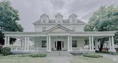 Building Photo - 133 S Lake Ave