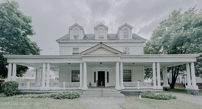 Primary Photo - 133 S Lake Ave