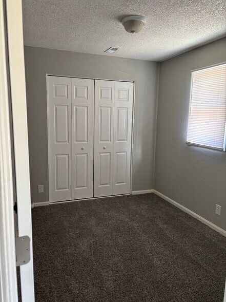 bedroom - 709 SW Ward Rd