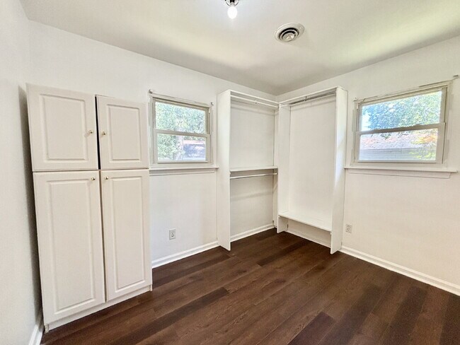 Building Photo - Gorgeous Updated Home in Virginia Beach!