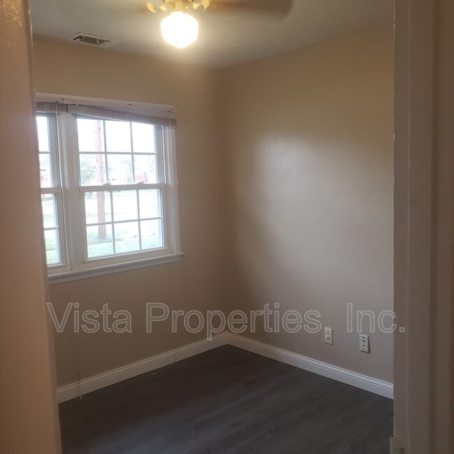 Building Photo - 4608 Aral Dr