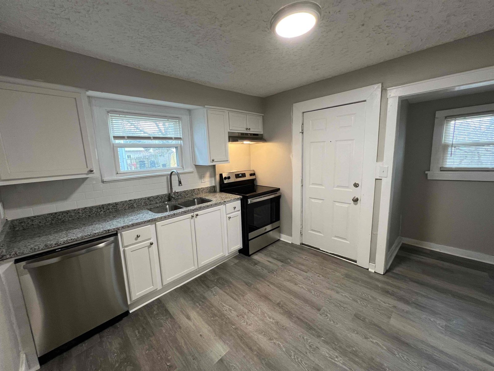 Building Photo - 924 Bloomfield Ave