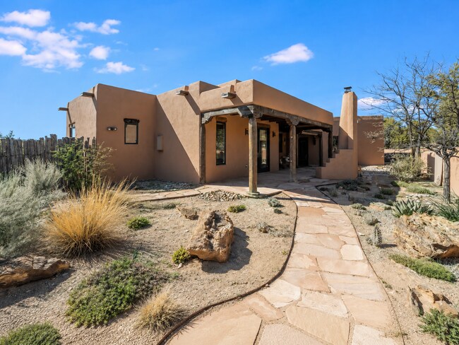 Building Photo - 61 Paseo Del Antilope