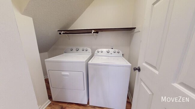 Building Photo - 726 Braniff Dr Cary, NC 27513 Semi Private...