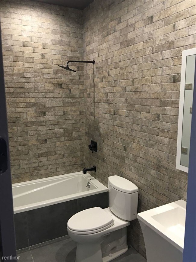 Building Photo - 1649 Summerfield St