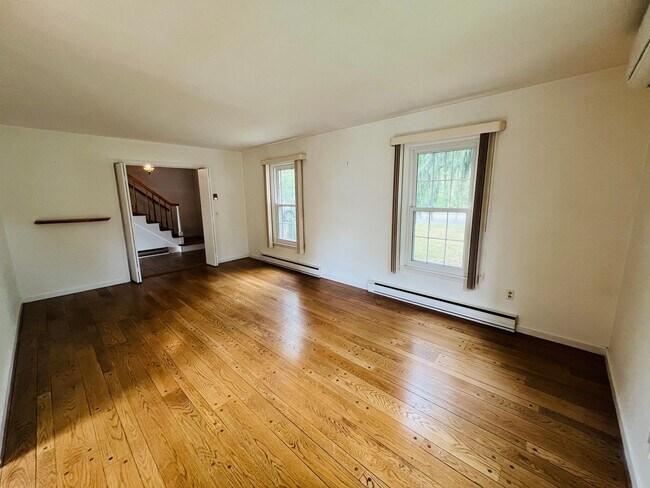 Building Photo - 401 Apperson Dr