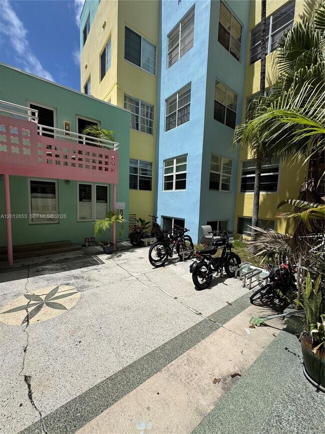 Building Photo - 1460 Ocean Dr