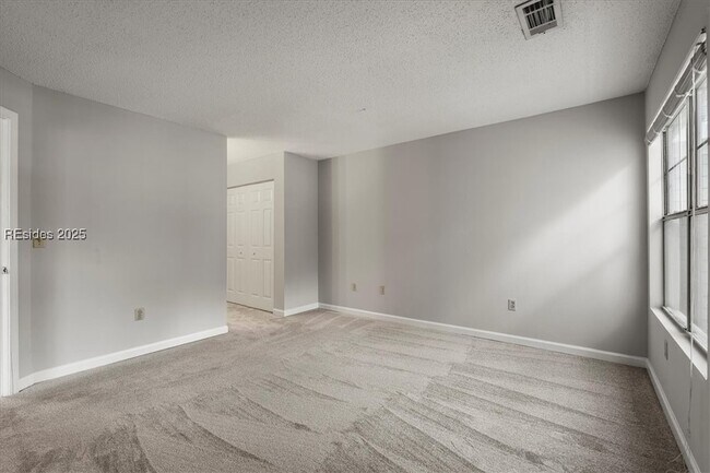 Building Photo - 32 Old S Ct